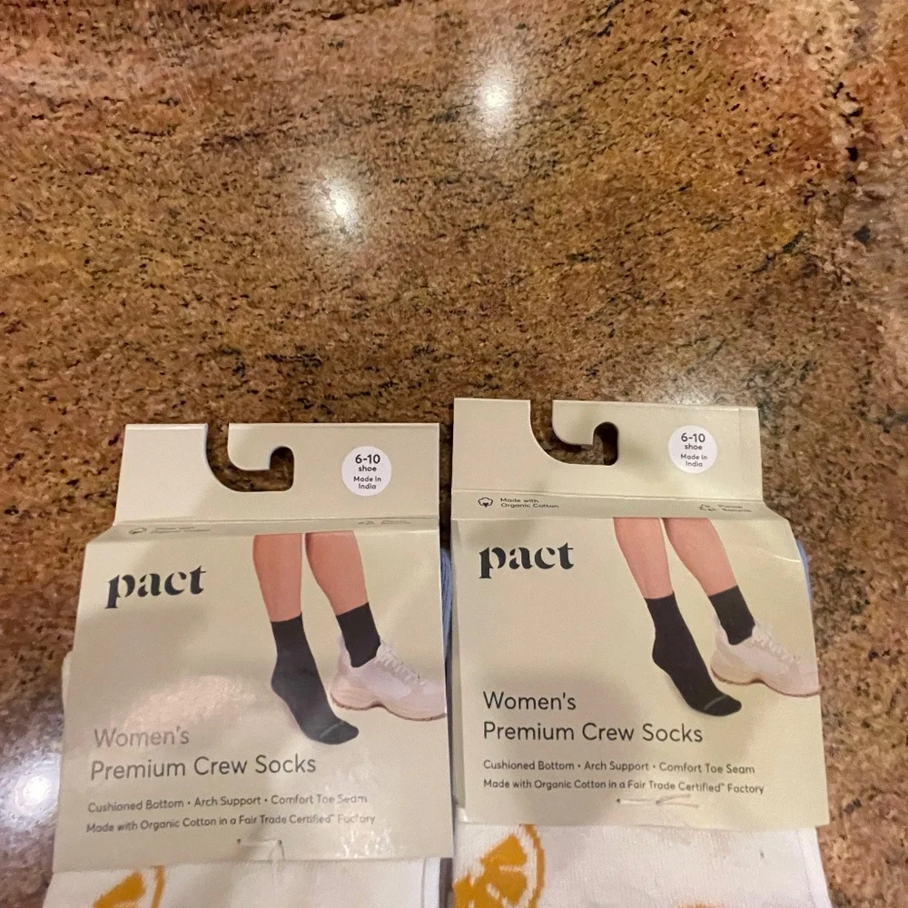 NEW! Pact Citrus Squeeze  Premium Crew Socks Two Pair NWT!